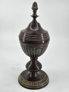 Classic Heavy Bronze Brass Lidded Acorn Finial Pedestal Urn